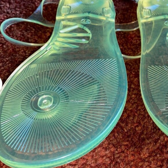 Betsey Johnson Clear Yellow Keilani Butterfly Sequins Jelly Sandals Size 7M NWOT - Picture 3 of 5